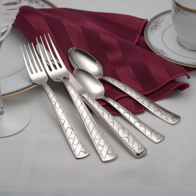 Weave 65pc Flatware Set Made in USA - Image 2